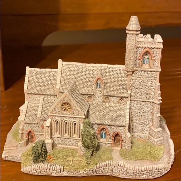 St Lawrence Church - Dream Cottage Miniatures - Picture 1 of 5